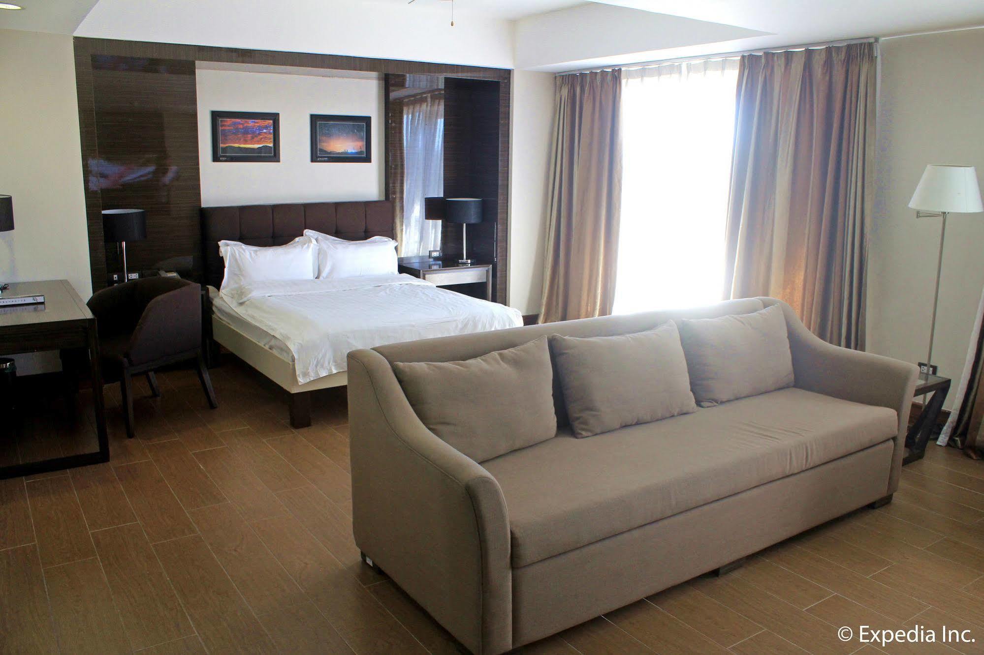 Newtown Plaza Hotel Baguio City Exterior photo