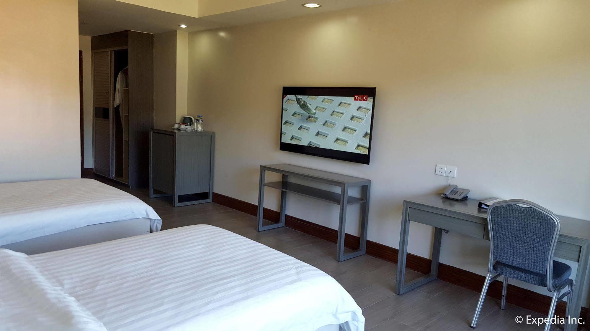 Newtown Plaza Hotel Baguio City Exterior photo